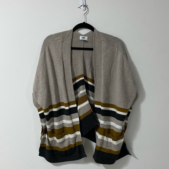 Old Navy Grey/White/Gold Knit Short Sleeve Cape - Picture 2 of 7